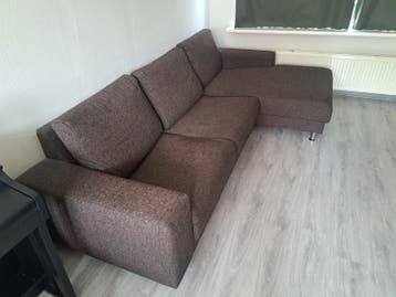 Comfortabele bruine hoekbank gratis afhalen