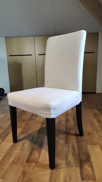 6 gratis IKEA stoelen met wasbare hoezen