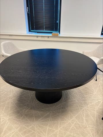 Gratis ronde houten tafel