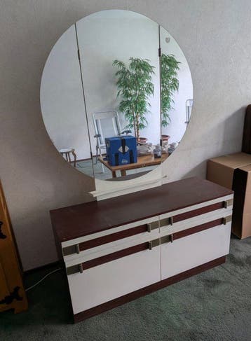 Vintage Kaptafel met Ronde Spiegel en Opbergkast