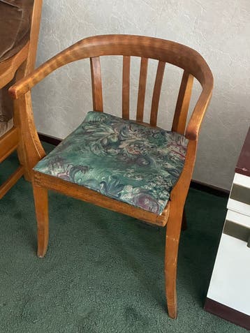 Vintage Eetkamerstoel met los groen kussen