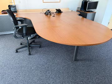 Bureau set Kantoor met ronding en 2 bureau stoelen