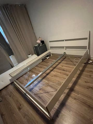 Mooi TRYSIL bed van IKEA 160 x 200