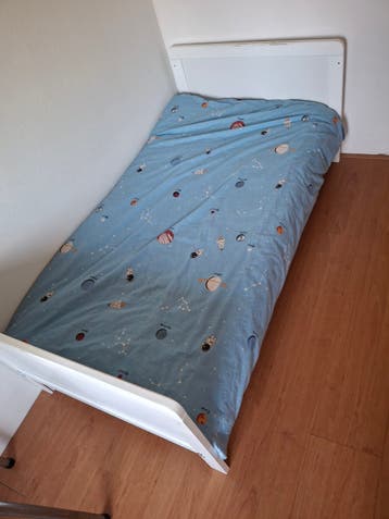 Peuter bed lelikant met matras en dekbed