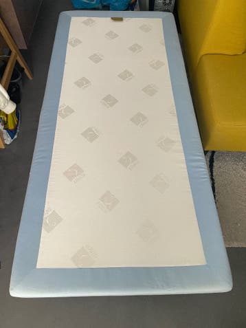 Boxspring (+matras) eenpersoons, gratis ophalen