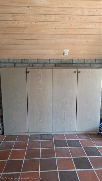 Kast met 4 deuren en planken