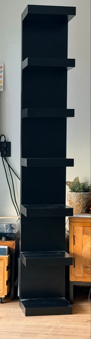 GRATIS Ikea Lack wandkast / boekenplank zwart