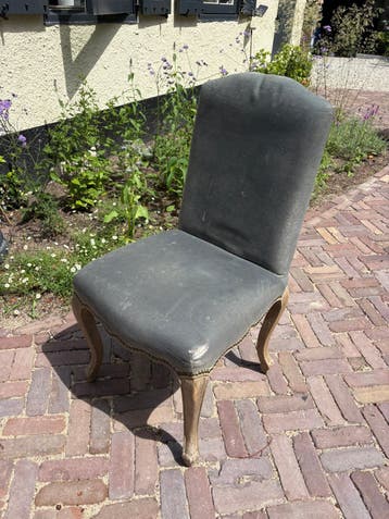 GRATIS - 6 eetkamer stoelen