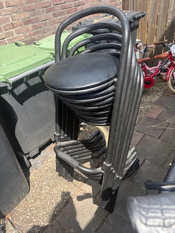 6 barkrukken - Gratis af te halen