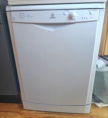 Indesit Vaatwasser (defect) gratis af te halen in Amsterdam