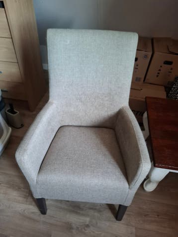 Gratis stoel met kleine beschadigingen, ophalen in Apeldoorn