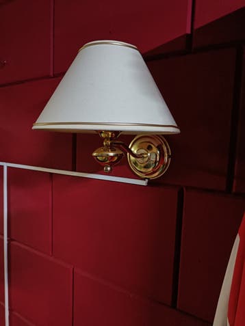 Gratis 2 gouden wandlampen met crèmekleurige kap