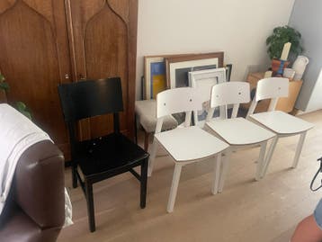 Gratis stoelen! Vier stuks, direct mee te nemen.
