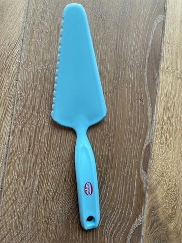 Nieuwe taartschep van Dr. Oetker, lichtblauw