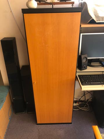 Kast met planken