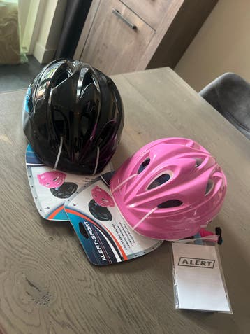 Nieuwe Fietshelmen: Roze en Zwart - Ruilen voor fruit!