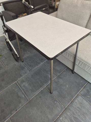 Uitschuifbaar tafeltje B90 / 145 cm x D60 cm x H80 cm