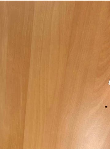 Gebruikte kledingkast met twee deuren, planken en hanggedeel
