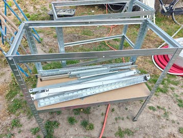 2 Stellingkasten - GRATIS OP TE HALEN