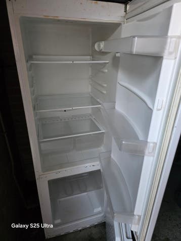 Koelvriescombinatie met 2 vriesladen.