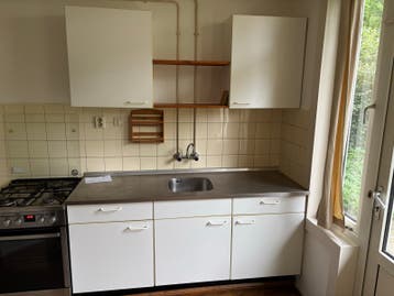 Complete keuken met boven- en onderkasten