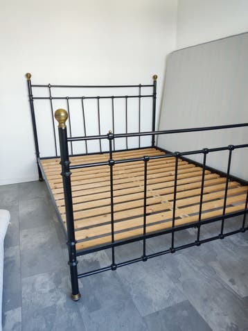Gratis bedframe Ikea Svelvik tweepersoons ophalen  Delfgauw