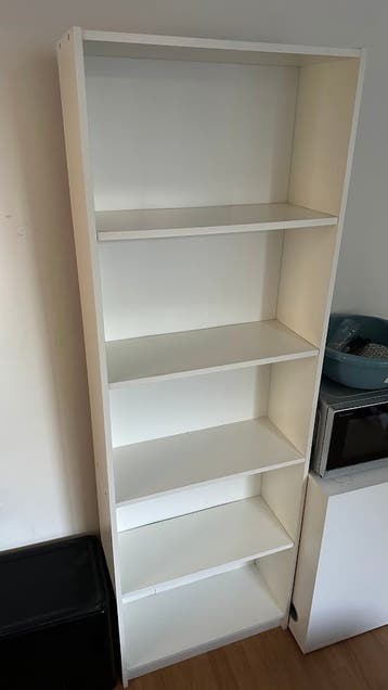 Witte boekenkast