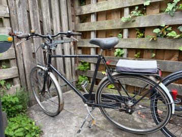 Oude fiets met 4 versnellingen