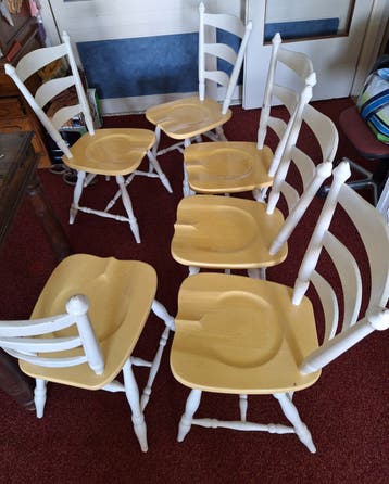 GRATIS meenemen 6 stuks houten stoelen