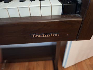 Technics Digitale Piano - Bruin, Gebruikt /met defect