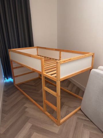 KINDER BED - GRATIS OP TE HALEN VANDAAG