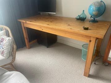massief hoten tafel