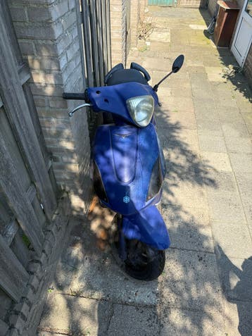 Blauwe Piaggio Fly Scooter - Gebruikt
