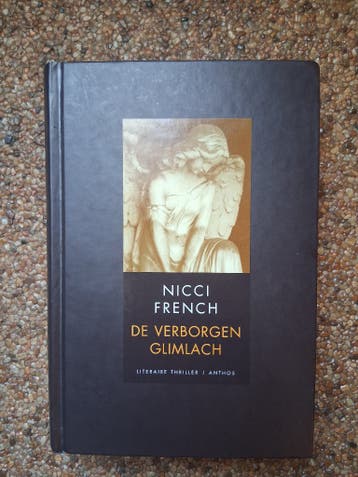 Boek Nicci French - De verborgen glimlach