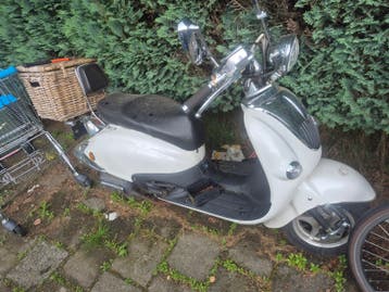 Diverse scooters en brommers - Opknappers/onderdelen