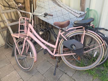 GRATIS • Roze Damesfiets