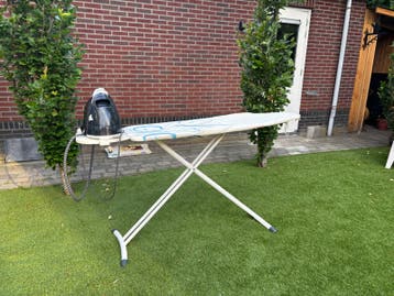 Strijkplank en Philips stoomstrijkijzer