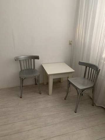 Bijzettafeltje