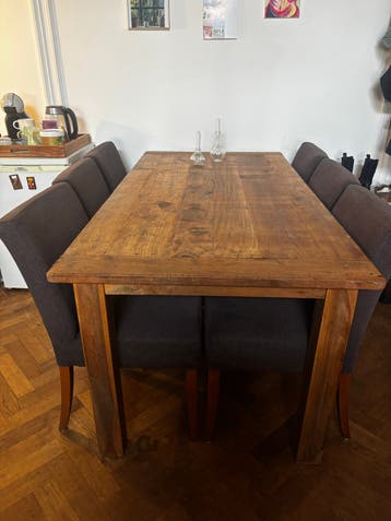 Gratis: Set van 6 comfortabele eetkamerstoelen
