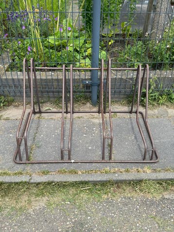 Stevige metalen fietsenrek voor 3 fietsen