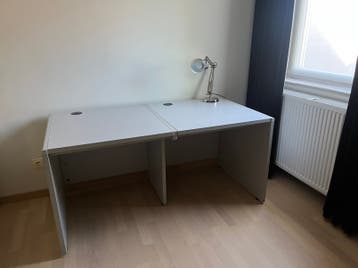 Groot stevig bureau 157x80x75 cm