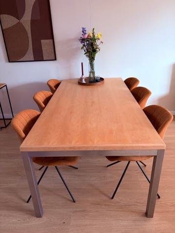 Eettafel met RVS onderstel - Gratis - moet nu weg