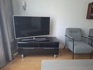 GRATIS televisiemeubel  kast zwart glans MOET SNEL WEG