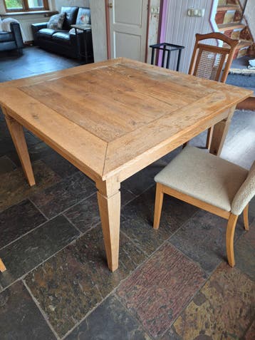Gratis eiken eetkamertafel
