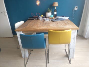 Mooie vierkante houten tafel 125x125