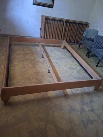 Bed 180x200 cm met verstelbare lattenbodem