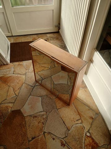 GRATIS AF TE HALEN - Hangkastje badkamer met spiegeldeuren