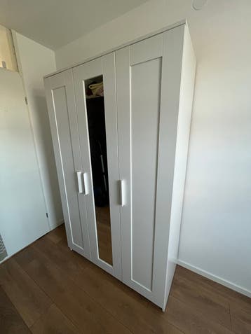IKEA BRIMNES kledingkast wit met spiegeldeur
