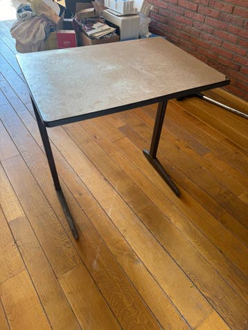 GRATIS Vintage bijzettafel / laptoptafel