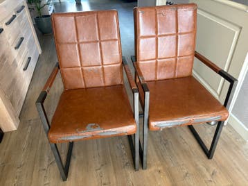 Gratis 6 eetkamerstoelen